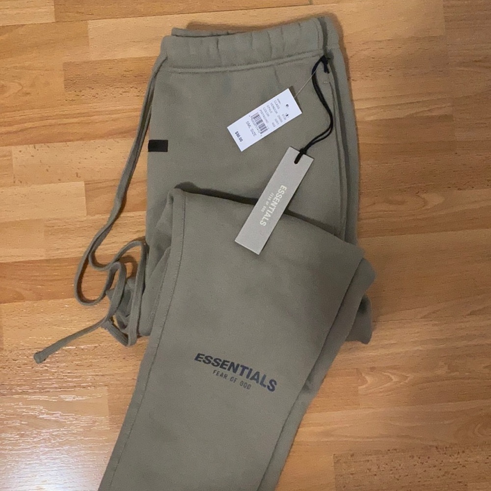 ESSENTIALS Fear of God sweatpants